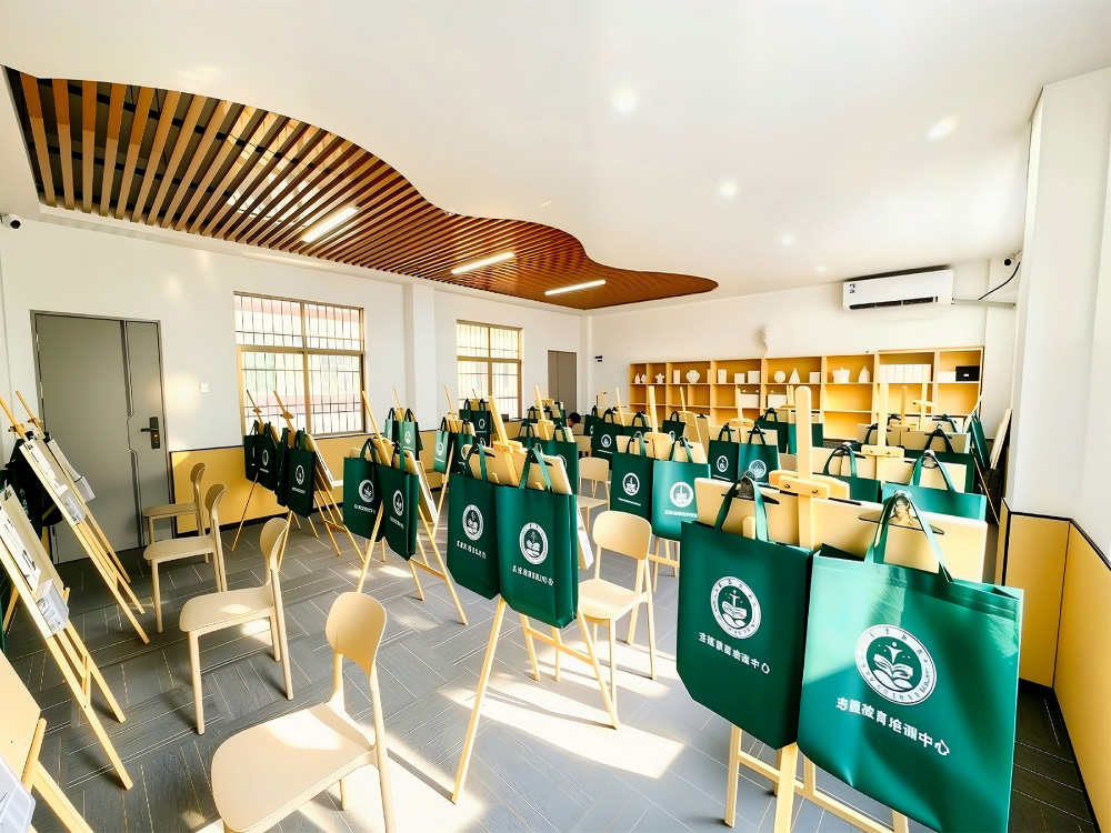贺州信誉好的叛逆小孩全封闭教育学校：破解青春期难题的关键选择